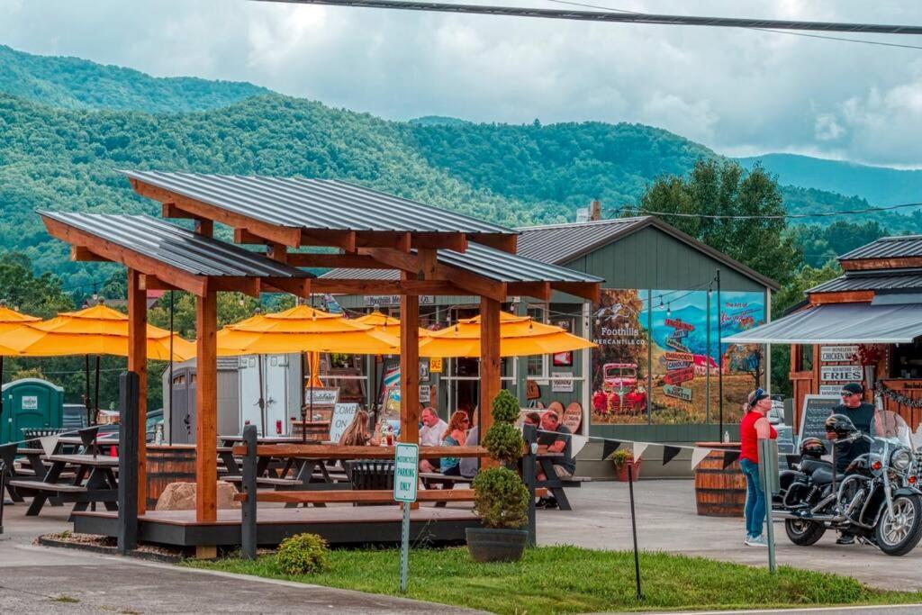 The Moondance Cabin By Lightfoot Stays Vacation Rentals Sevierville Eksteriør billede