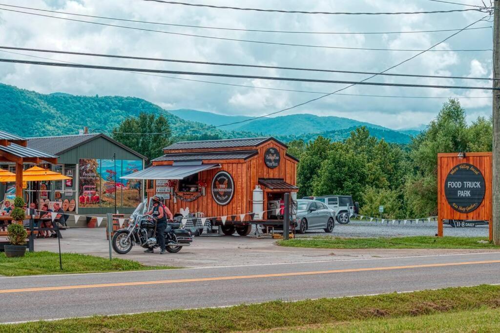 The Moondance Cabin By Lightfoot Stays Vacation Rentals Sevierville Eksteriør billede