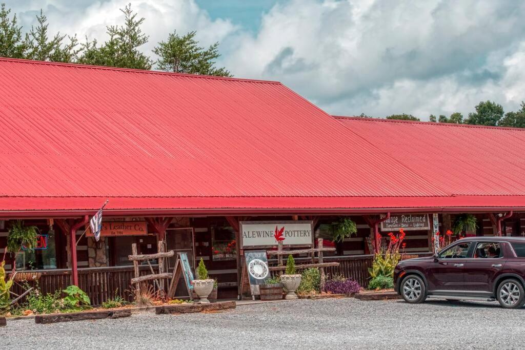 The Moondance Cabin By Lightfoot Stays Vacation Rentals Sevierville Eksteriør billede