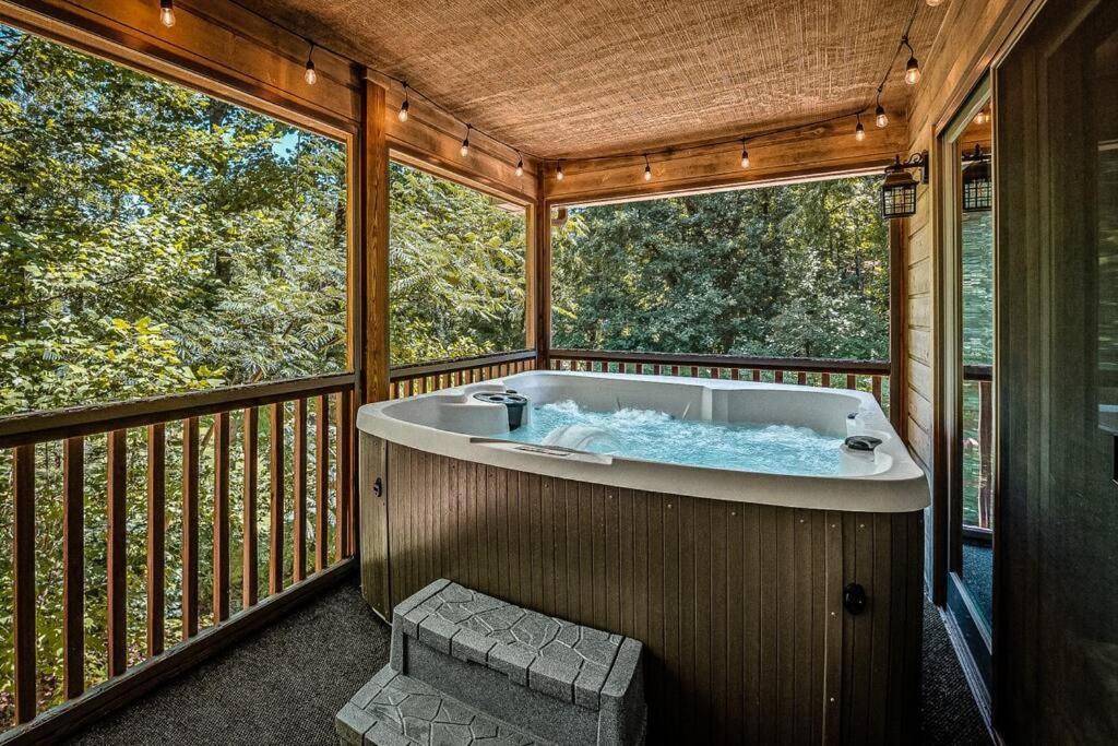 The Moondance Cabin By Lightfoot Stays Vacation Rentals Sevierville Eksteriør billede