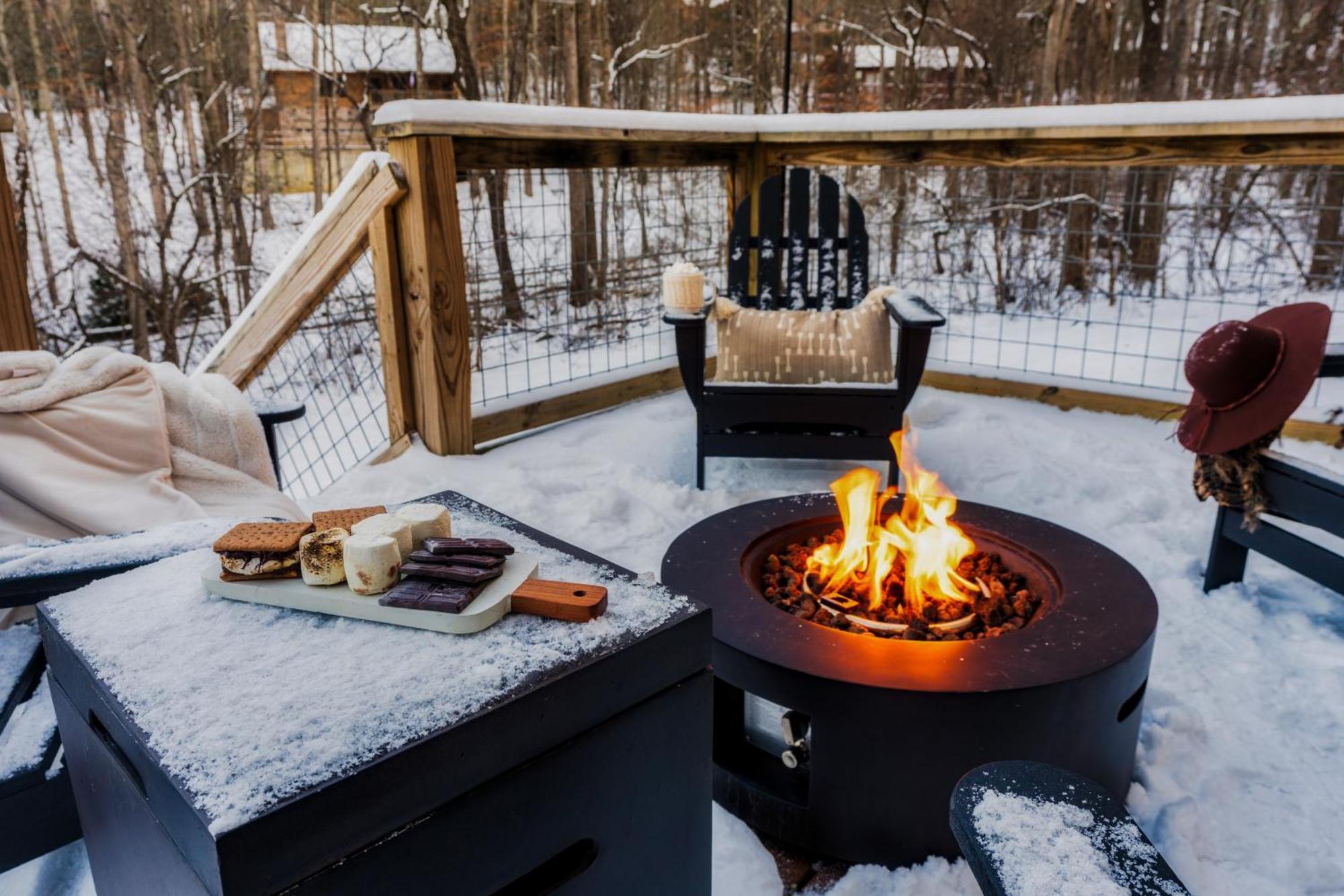 The Moondance Cabin By Lightfoot Stays Vacation Rentals Sevierville Eksteriør billede