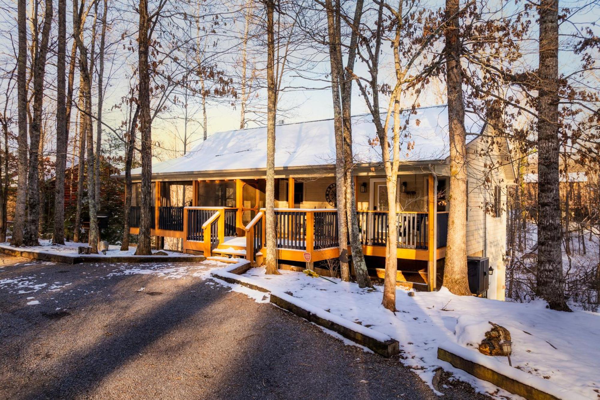 The Moondance Cabin By Lightfoot Stays Vacation Rentals Sevierville Eksteriør billede